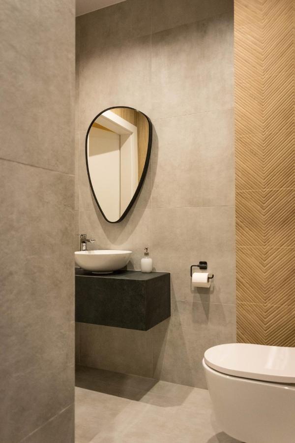 Uniejow Apartments Bagian luar foto