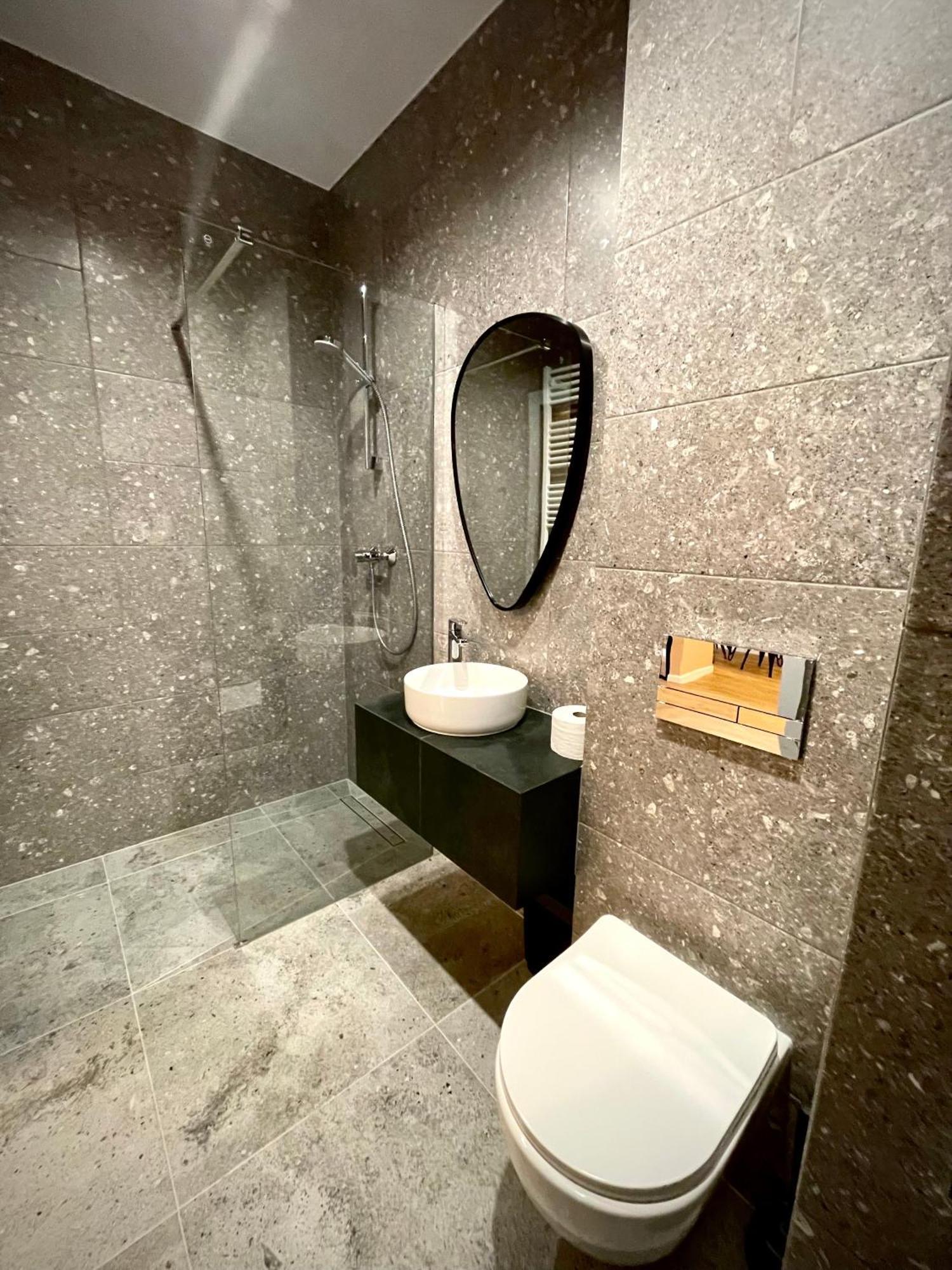 Uniejow Apartments Bagian luar foto